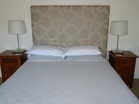 Highbury Apartments - Australian Directory 27