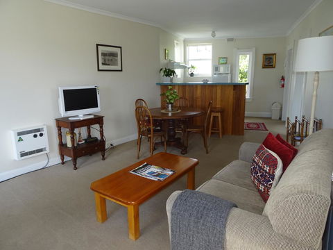 Highbury Apartments - Australian Directory 30