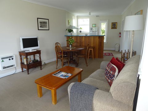 Highbury Apartments - Australian Directory 33