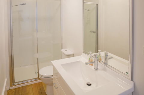 Highbury Apartments - Australian Directory 8