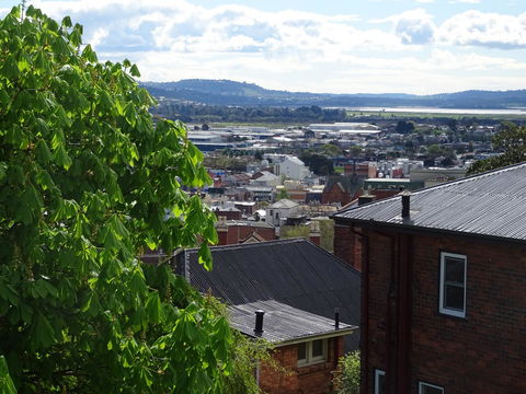 Highbury Apartments - Australian Directory 34