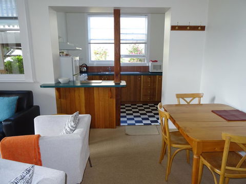 Highbury Apartments - Australian Directory 38