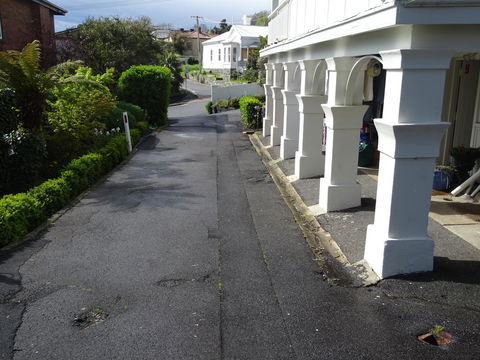 Highbury Apartments - Australian Directory 39