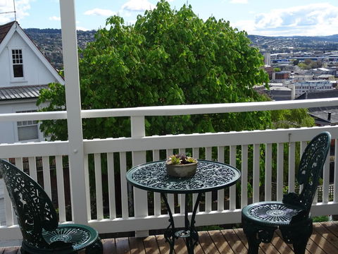 Highbury Apartments - Australian Directory 31