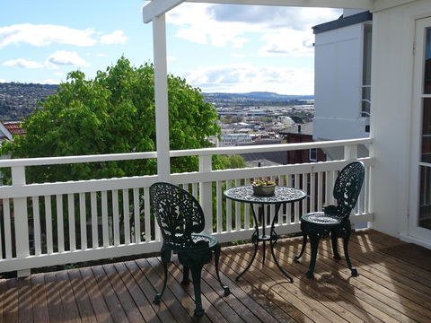 Highbury Apartments - Australian Directory 32
