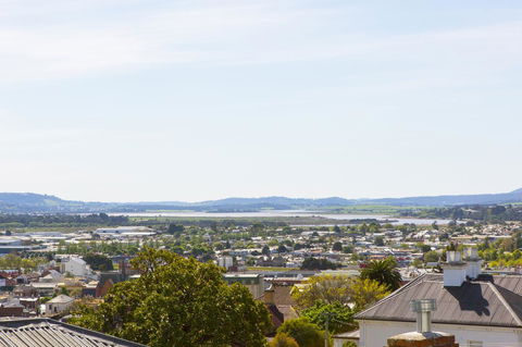 Highbury Apartments - Australian Directory 6