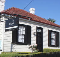 Alice's Cottages - Australian Directory