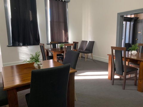 New Cornwall Hotel - Australian Directory 2