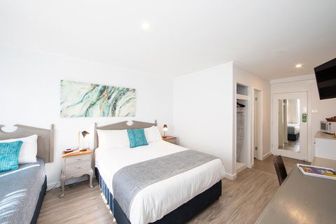 New England Motor Lodge - Australian Directory 1