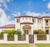 Nice home in the Regatta waters estate close to theme parks - Australian Directory