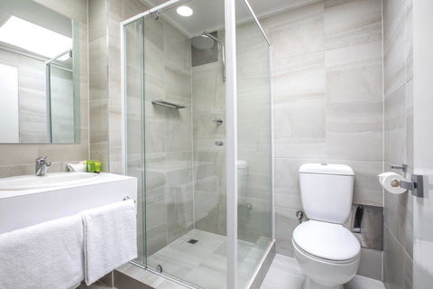 Nightcap At Coolaroo Hotel - Australian Directory 3