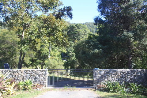 Noosa Hinterland Spectacular Boutique Guesthouse - Australian Directory 1