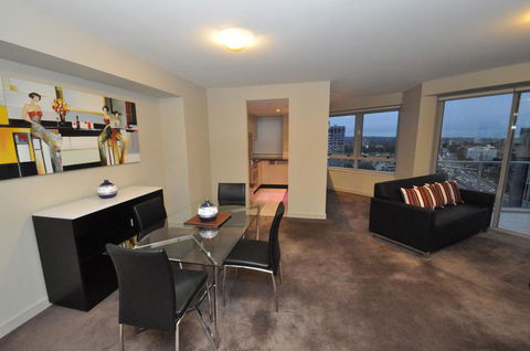 North Sydney Fully Self Contained Modern 2 Bed Apartment (2207BER) - Australian Directory 2