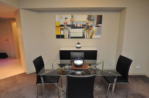 North Sydney Fully Self Contained Modern 2 Bed Apartment (2207BER) - Australian Directory 3