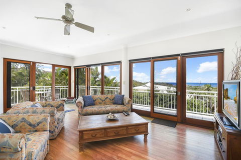 Notre Reve - 2/4 Brolga Place - Australian Directory 3