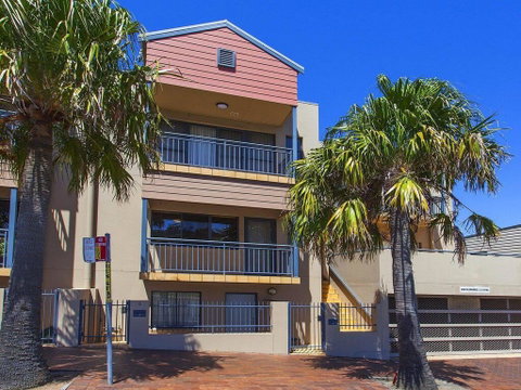 Ocean Blue On Manning - Australian Directory 0