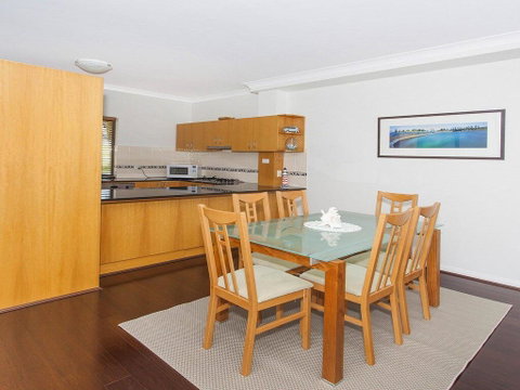 Ocean Blue On Manning - Australian Directory 3