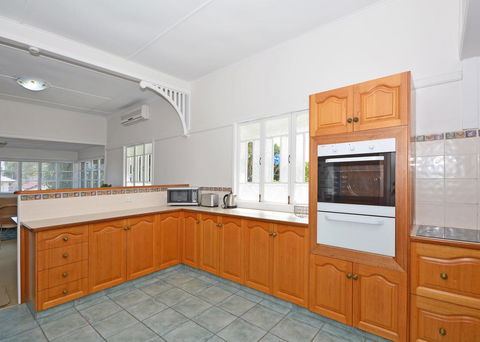 Ocean Breeze Hervey Bay - Australian Directory 1