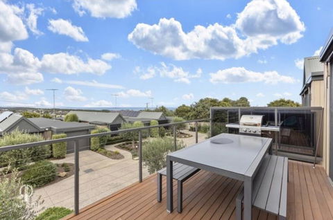 Ocean Grove House With Fantastic Ocean Views - Australian Directory 2