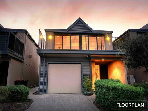 Ocean Grove House With Fantastic Ocean Views - Australian Directory 0