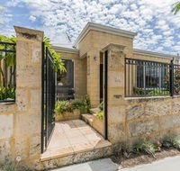 Ocean Keys Cottage - Free WiFi - Australian Directory
