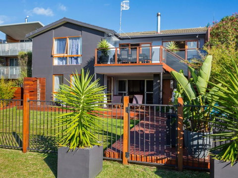 Ocean's 30 - Ultimate Beach Frontage - Australian Directory 0