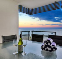 Oceana Darwin Central Oceanfront 3 bedroom 2 Lounge Room Pool Gym Tennis Court Sleeps 9 - Australian Directory