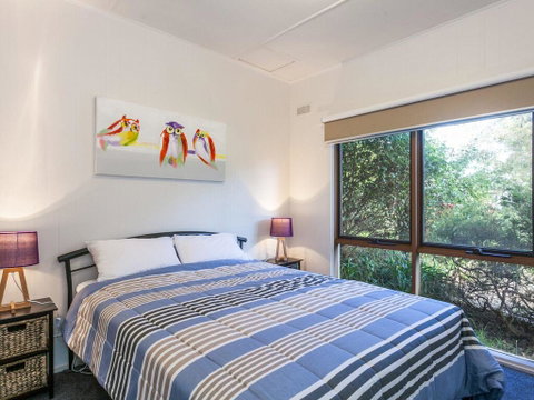 OCEANS 12 - ANGLESEA - Australian Directory 1