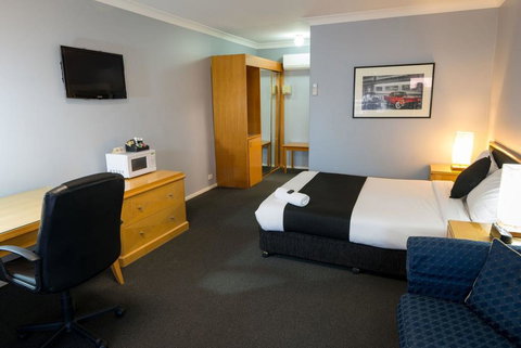 Old Maitland Inn - Australian Directory 3