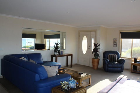 On Casey's - Australian Directory 0