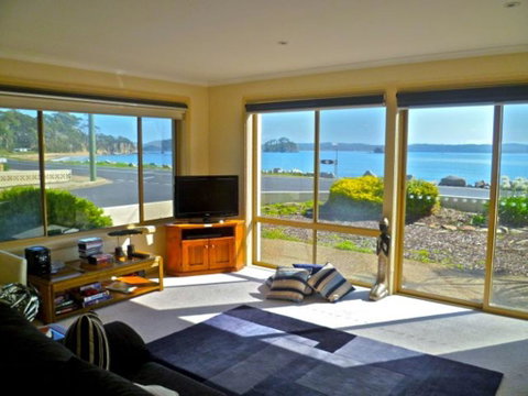 On Casey's - Australian Directory 2