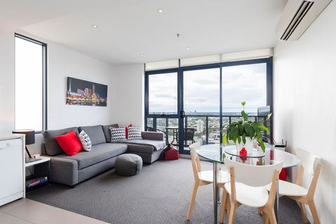 One Bedroom City Apt With Spectacular Views - Australian Directory 0