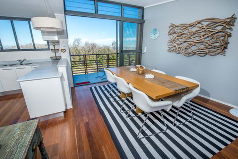 One Mile Ridge 9/26 One Mile Close - Australian Directory 3