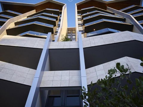 ONE OAK (693I) - Australian Directory 0