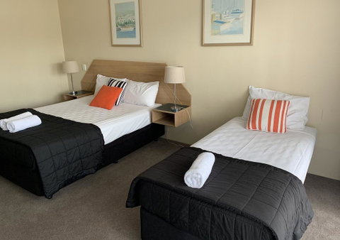 Outrigger Burleigh - Australian Directory 2