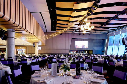 Oval Hotel - Australian Directory 1