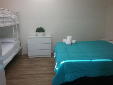 Palms Hervey Bay - Australian Directory 1
