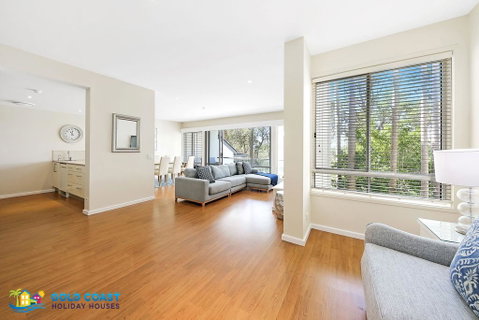 Palms Retreat - Australian Directory 3