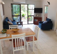 Palms Trinity Beach - Australian Directory