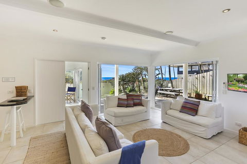 Pandanus - Peregian Beach - Australian Directory 2