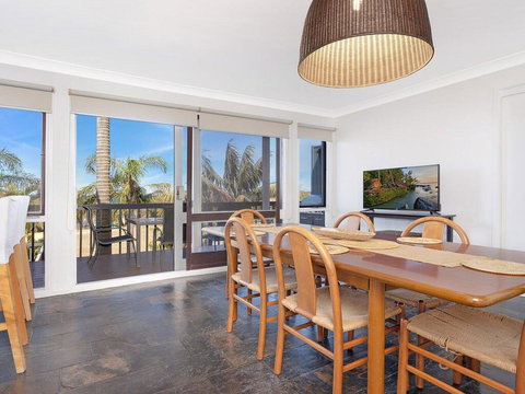 Panorama Place On Jones Beach - Australian Directory 3