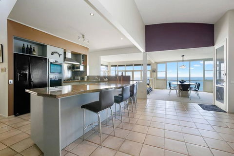PANORAMA VIEWS - Spectacular Ocean Views - Australian Directory 2