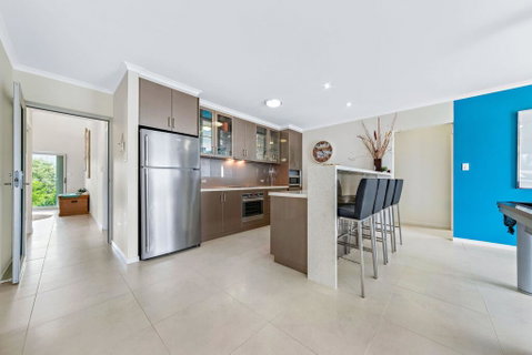 Panoramic Island Views - Shute Harbour - Australian Directory 3