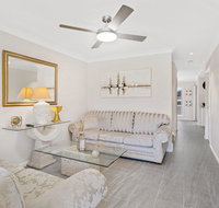 Paradise Holiday  Fingal Bay - Australian Directory