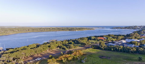 Paradise View - Australian Directory 2