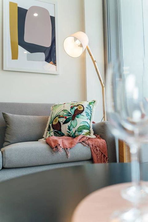 Paradiso On Bent - Netflix - Wifi - City Life - Australian Directory 3