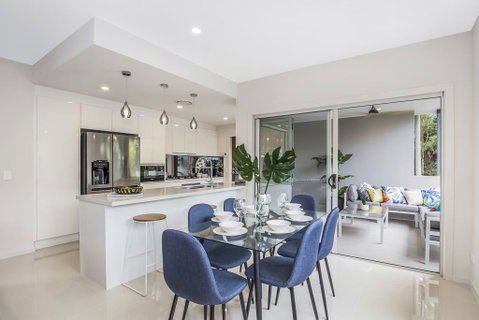 Park Avenue Luxe Townhouse Brand New Sleeps 9 - Australian Directory 3