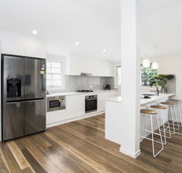 Park Avenue Terrace House Sleeps 9 - Australian Directory
