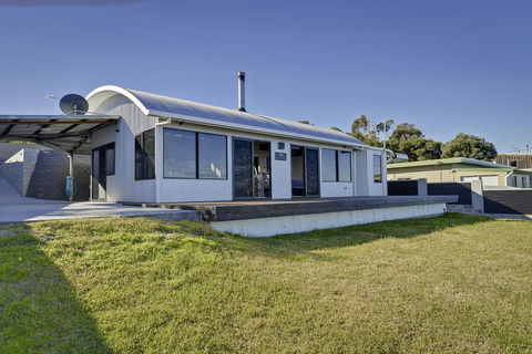 Park Beach Retreat - Australian Directory 2