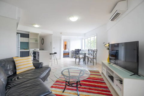 Peaceful 1 Bedroom Apartment With Parking - Australian Directory 1